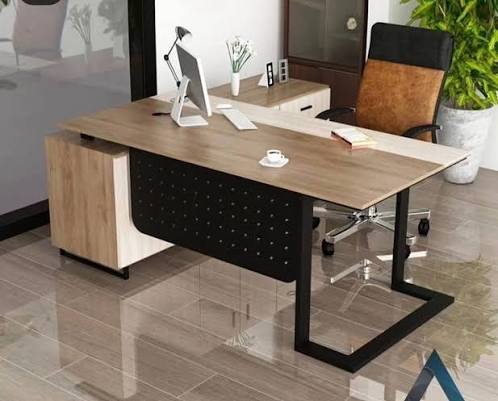 میز مدیریت ارکیده پایه فلز دکور دار